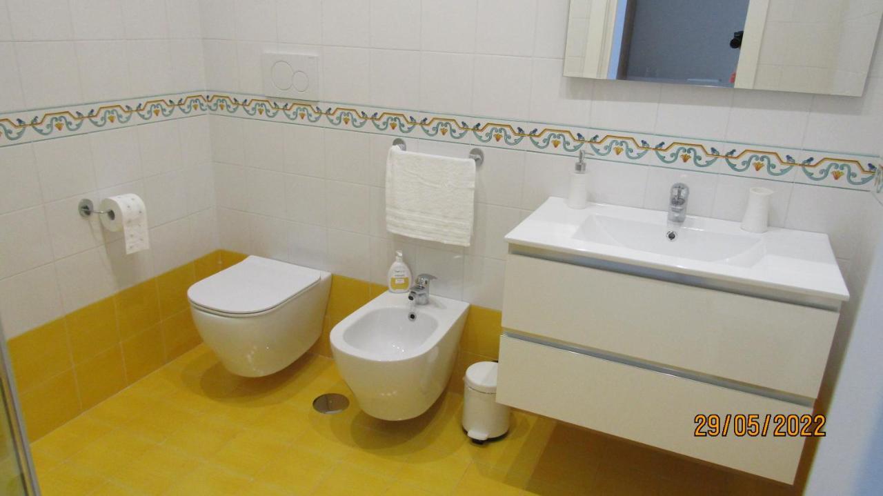 Domus Elvia-Vietri Bed & Breakfast Помпей Екстериор снимка